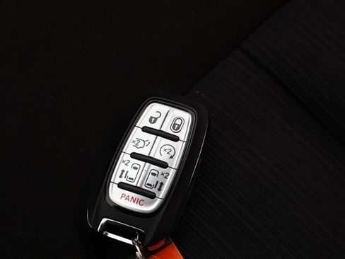 Used 2024 Chrysler Voyager LX image 33