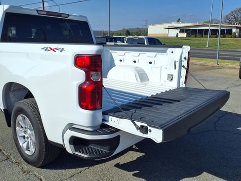 Used 2022 Chevrolet Silverado 1500 Custom w/ LPO, Dark Essentials Package image 17