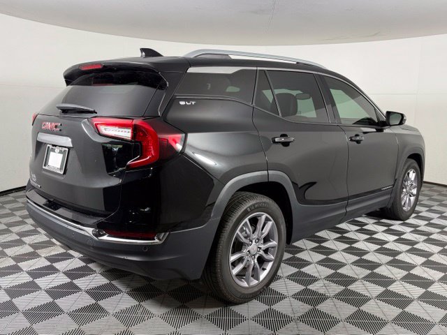 Used 2022 GMC Terrain SLT w/ Tech Package FWD image 6