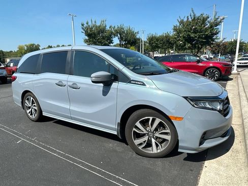 Used 2023 Honda Odyssey Touring image 3