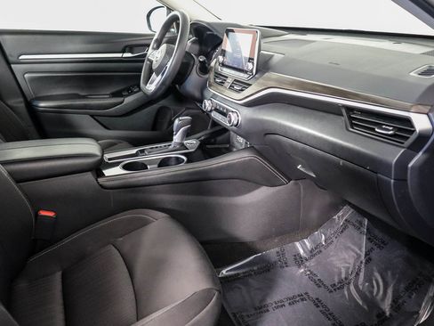Used 2023 Nissan Altima 2.5 SV image 14