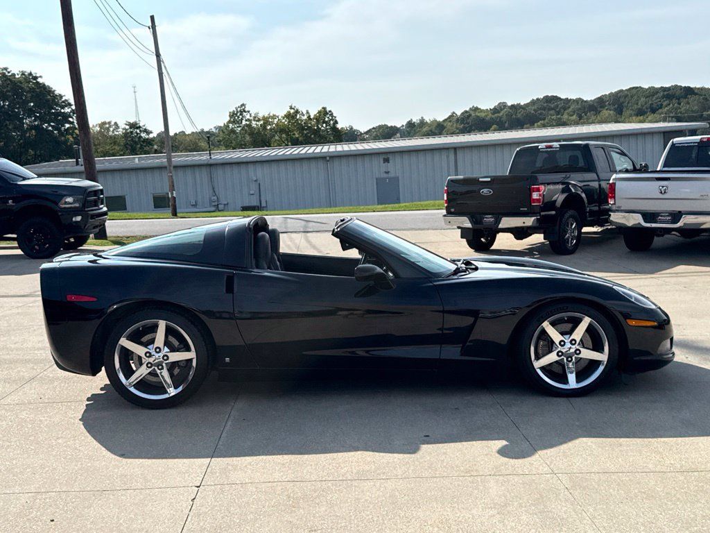 Used 2008 Chevrolet Corvette Coupe w/ Preferred Equipment Group RWD image 18
