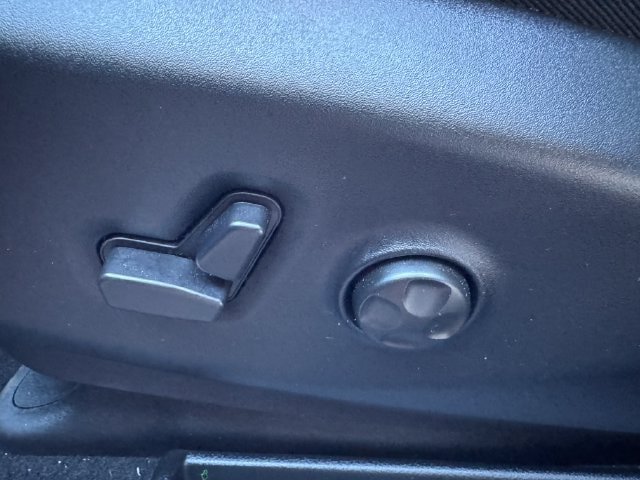 New 2026 Chrysler Pacifica Select FWD image 47