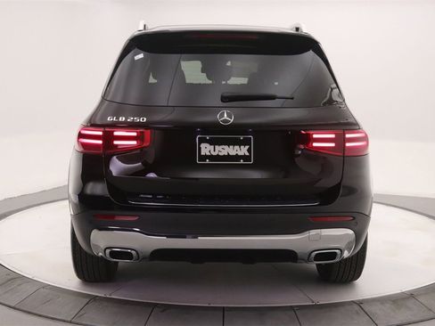 New 2026 Mercedes-Benz GLB 250 image 3