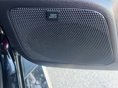 Used 2020 Toyota Tacoma Limited image 14