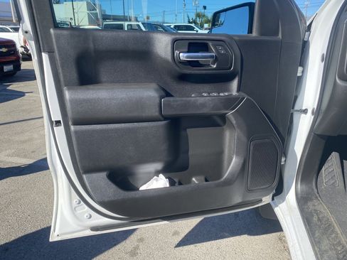 Used 2022 Chevrolet Silverado 1500 Custom image 13