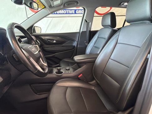 Used 2024 GMC Terrain SLT FWD image 17