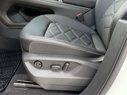 New 2026 Volkswagen Atlas SE image 13