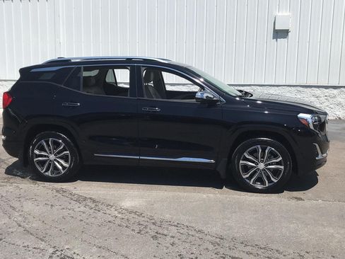 Used 2018 GMC Terrain Denali w/ Comfort Package AWD/4WD image 4