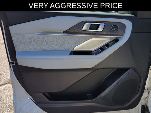 Used 2025 Ford Explorer Platinum w/ LUX Leather Package AWD/4WD image 21