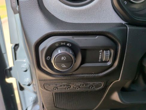 New 2026 Jeep Gladiator Sport image 15