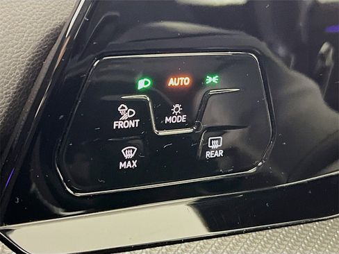 Used 2024 Volkswagen Golf R image 10