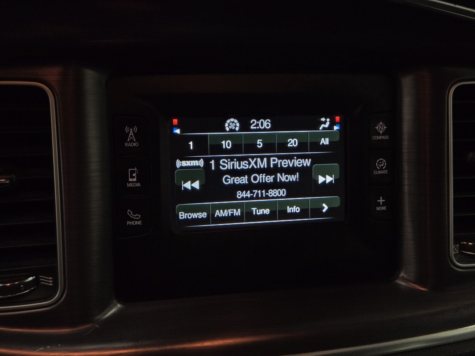 Used 2015 Dodge Charger SE RWD image 17