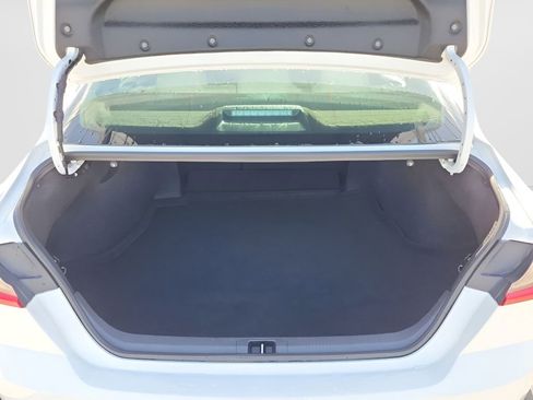 Used 2025 Toyota Camry SE w/ Convenience Package FWD image 9