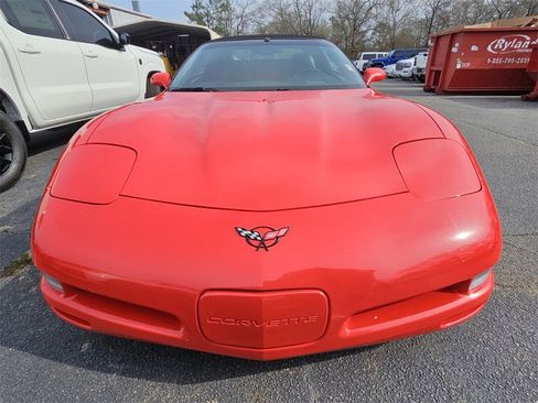Used 2004 Chevrolet Corvette Convertible w/ Preferred Equipment Group image 2