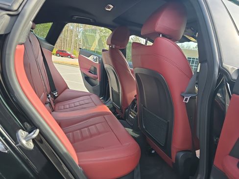 Used 2022 BMW i4 eDrive40 image 11