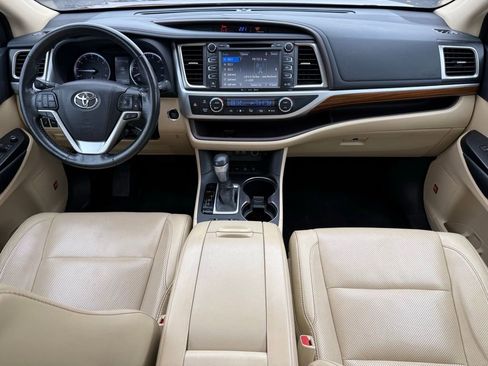 Used 2018 Toyota Highlander Limited Platinum image 14
