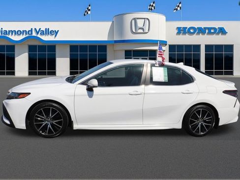 Used 2021 Toyota Camry SE w/ Carpet Mat Package (TMS) FWD image 8