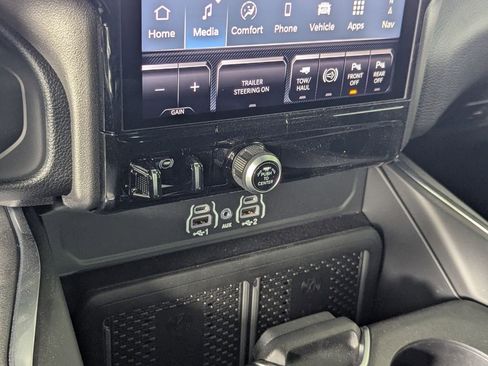 New 2026 RAM 2500 Laramie AWD/4WD image 22