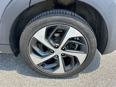 Used 2018 Hyundai Tucson Value FWD image 32