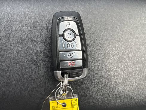 Used 2024 Ford Explorer XLT w/ XLT Sport Appearance Package AWD/4WD image 28