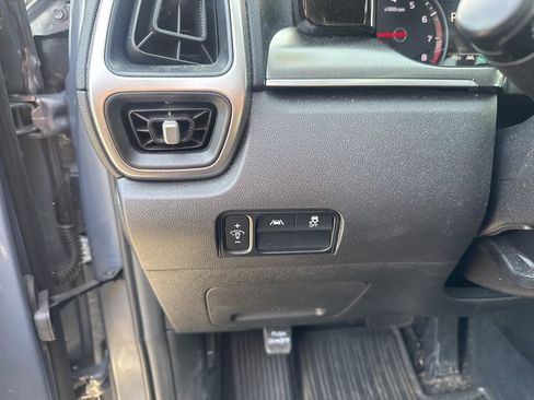 Used 2022 Kia Sorento S image 16