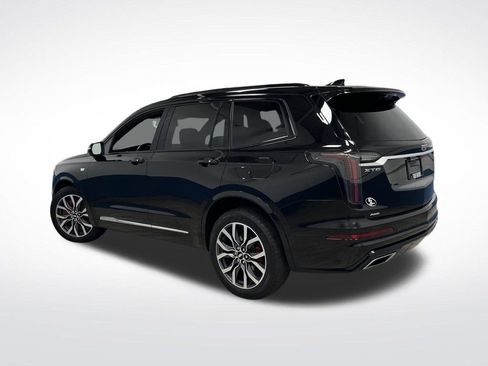 Used 2023 Cadillac XT6 Sport image 3
