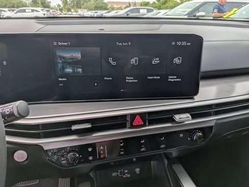 Certified 2024 Kia Sorento LX FWD image 22