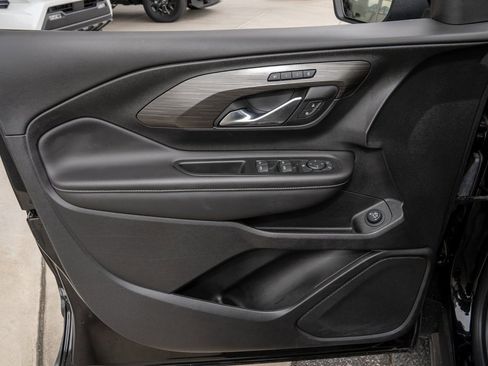 Used 2022 GMC Terrain SLT w/ Tech Package image 15