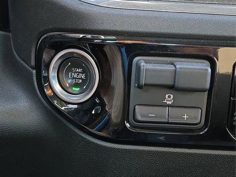 Used 2025 Chevrolet Silverado 1500 LT image 25