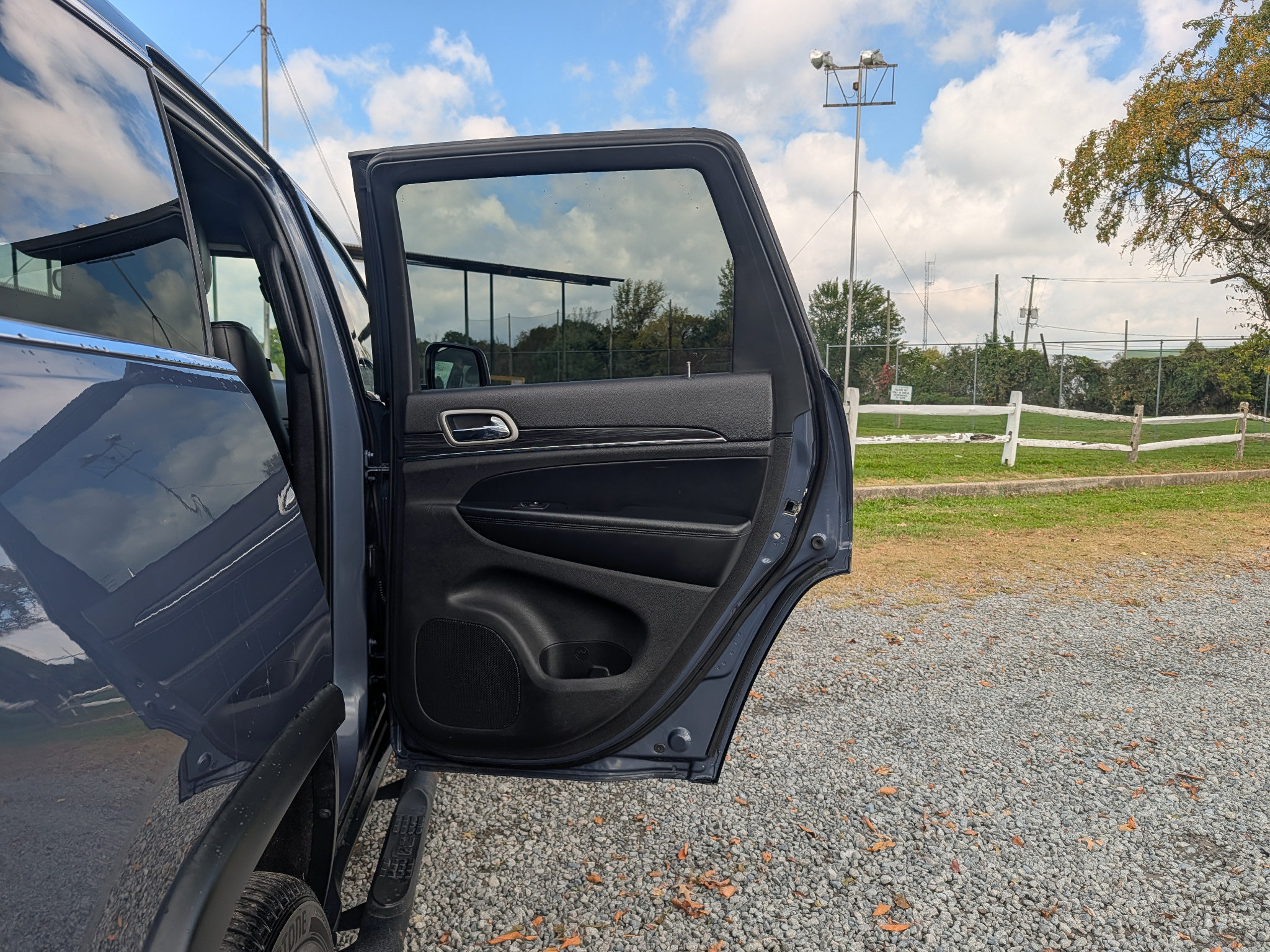 Used 2021 Jeep Grand Cherokee Limited AWD/4WD image 12