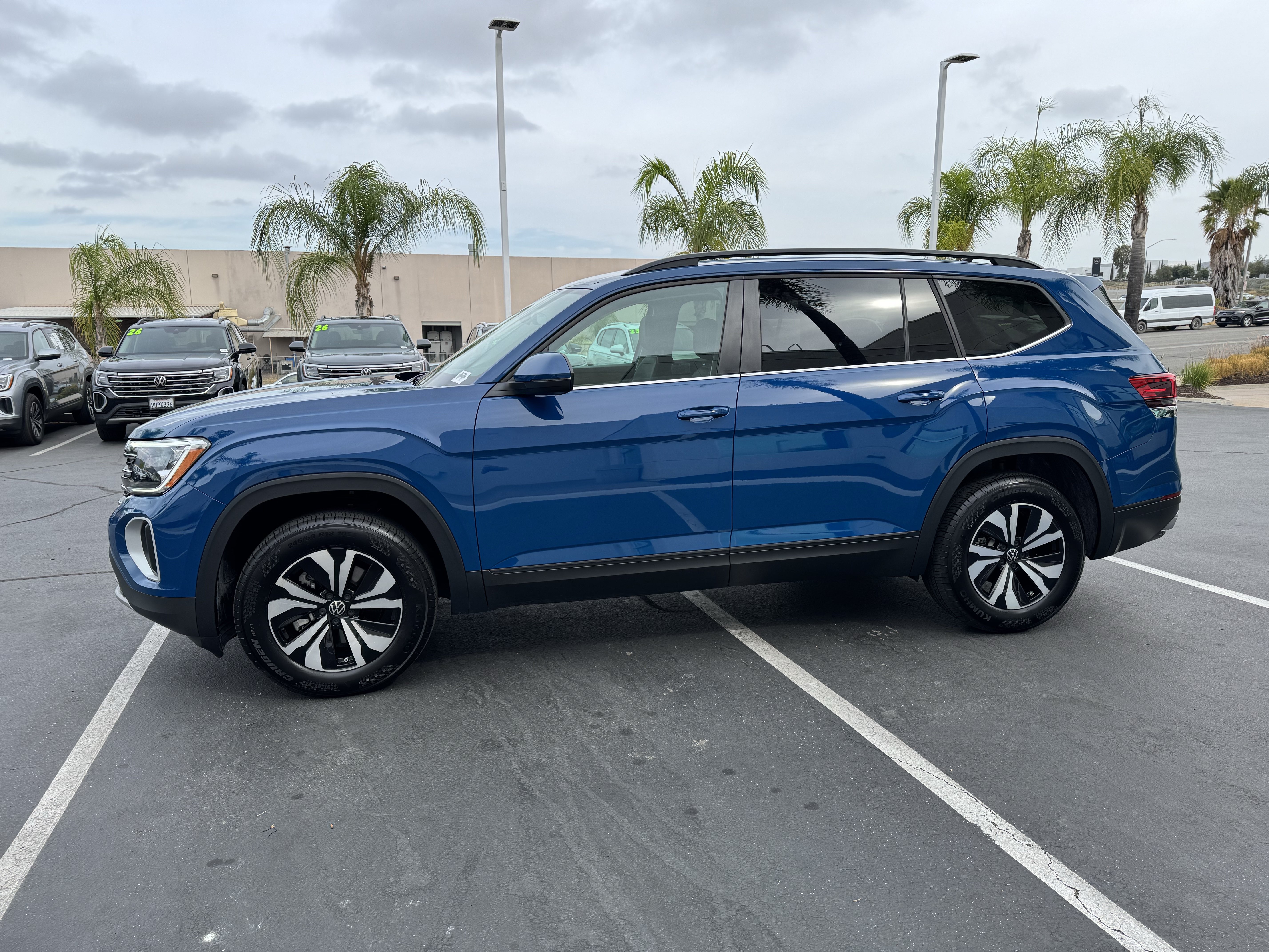 Used 2026 Volkswagen Atlas SE FWD image 6