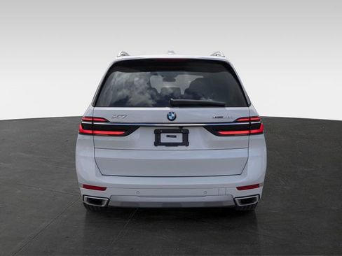 Used 2026 BMW X7 xDrive40i AWD/4WD image 8