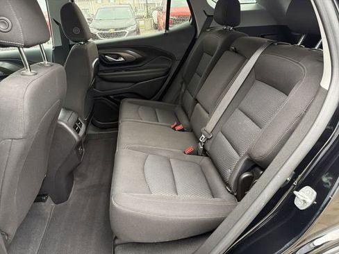 Used 2023 GMC Terrain SLE w/ Driver Convenience Package image 23