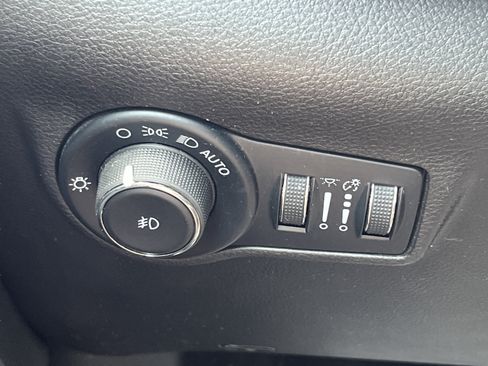 Used 2023 Jeep Compass Limited AWD/4WD image 12
