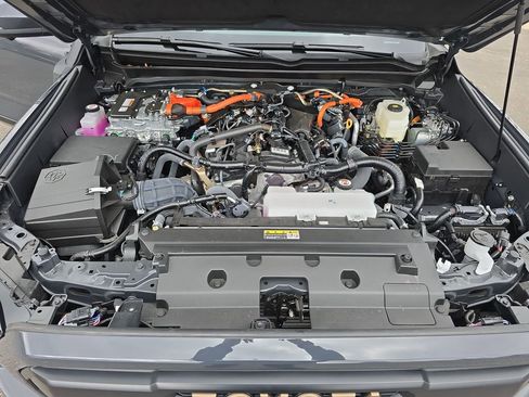 Used 2025 Toyota Tacoma 4x4 Double Cab Hybrid image 31
