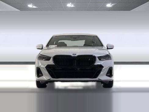New 2026 BMW i5 eDrive40 w/ M Sport Package RWD image 5