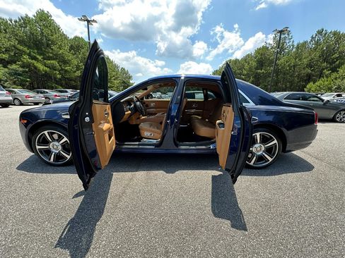 Used 2014 Rolls-Royce Ghost image 44