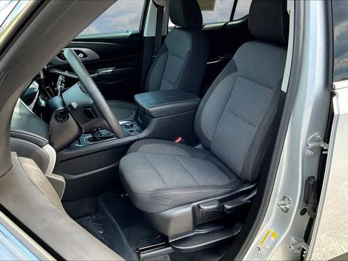 Used 2021 Chevrolet Traverse LS FWD image 23