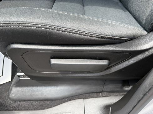 Used 2025 RAM 1500 Warlock AWD/4WD image 15