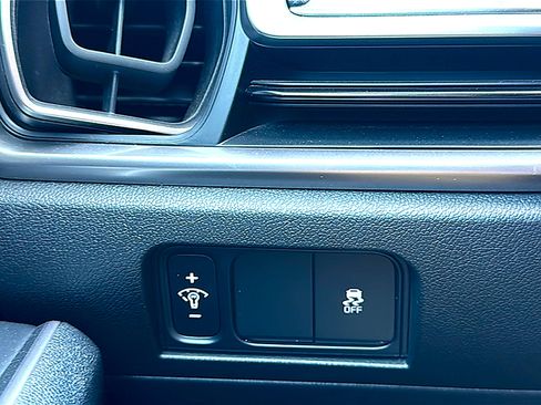 Used 2024 Kia Sorento S image 39