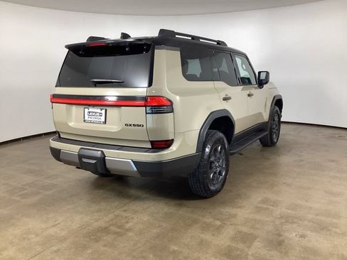 Used 2025 Lexus GX 550 AWD/4WD image 5