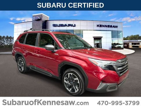 Certified 2025 Subaru Forester Limited w/ Popular Package AWD/4WD image 1