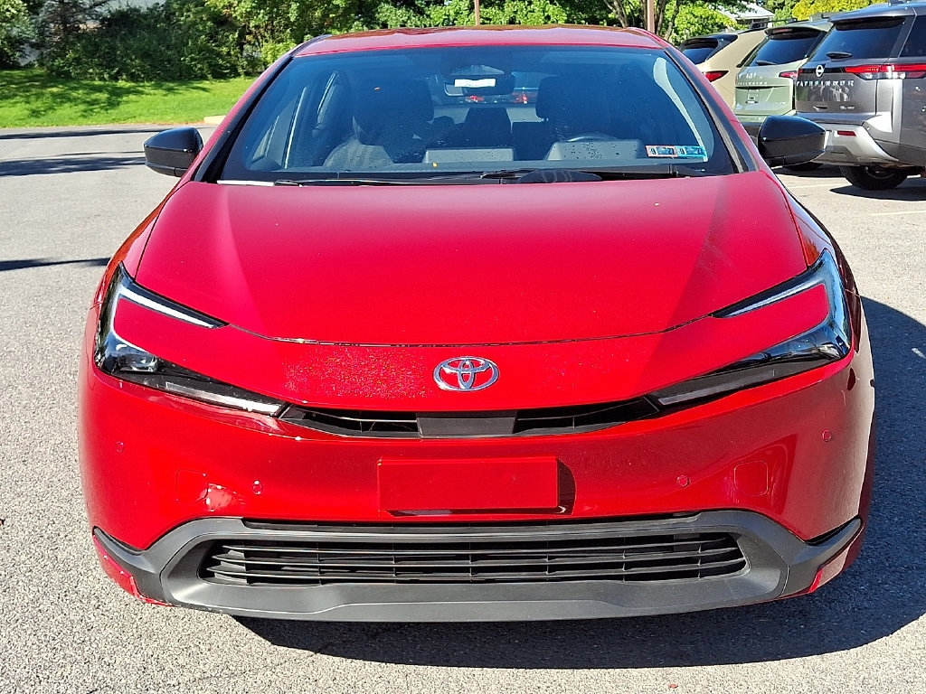 Used 2023 Toyota Prius LE AWD/4WD image 4