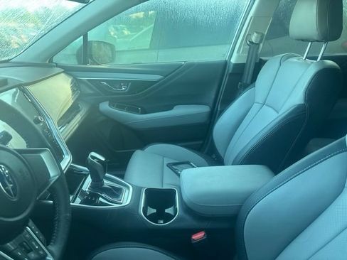 Used 2025 Subaru Outback Limited AWD/4WD image 4