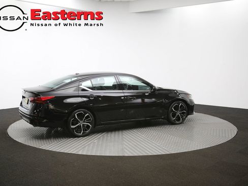 Used 2023 Nissan Altima 2.5 SR w/ SR Premium Package image 41