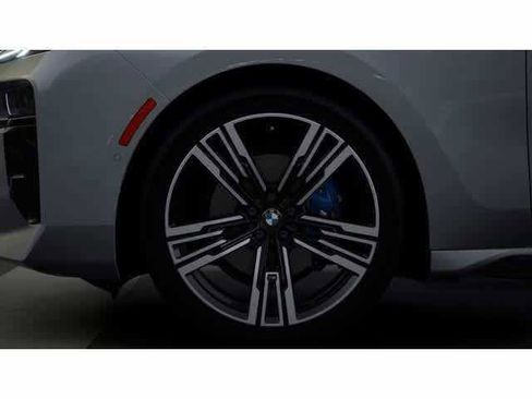 New 2025 BMW i7 eDrive50 w/ M Sport Package image 7