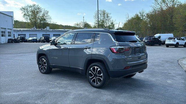 Used 2022 Jeep Compass Limited w/ Sun and Sound Group AWD/4WD image 8