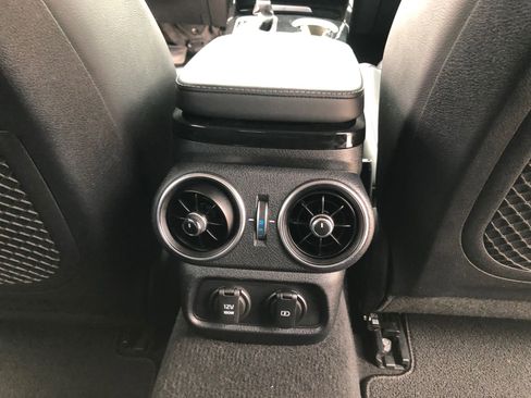 Used 2019 Kia Stinger image 20