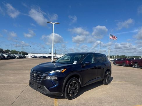 Certified 2025 Nissan Rogue SV AWD/4WD image 8